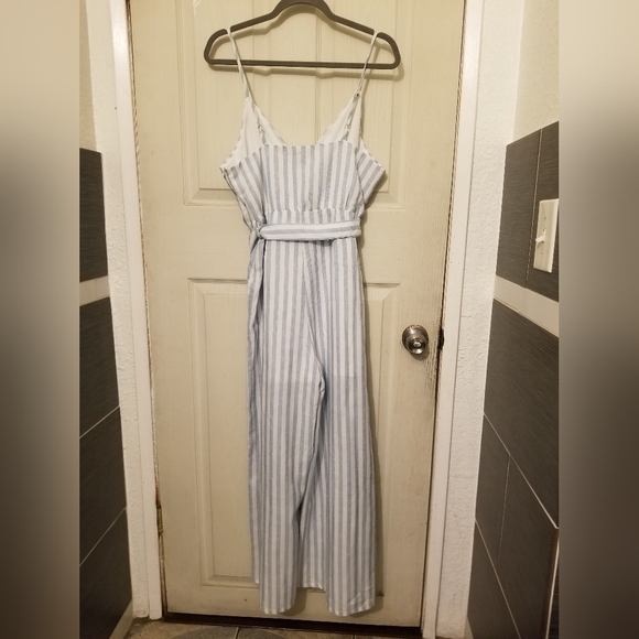 NWOT Petal Roz Jumpsuit Striped Women's Size L Color Light Blue/White - Picture 2 of 12